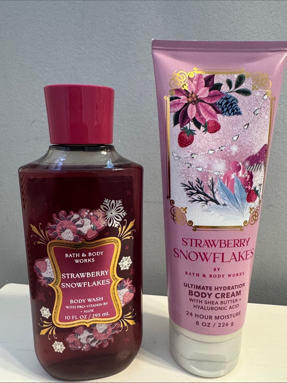 NWT- Bath & Body Works Strawberry Snowflakes Body Wash & Body Cream BUNDLE